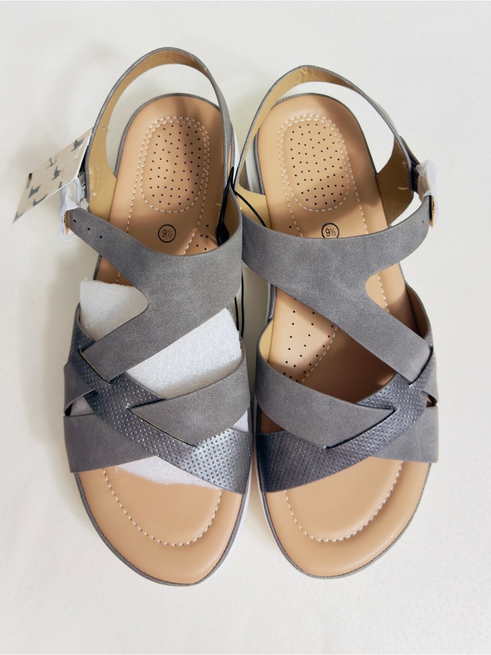 NWT MySoft Women's Grey Comfort Strappy Sandals Size 9.5 Cushion Sole
